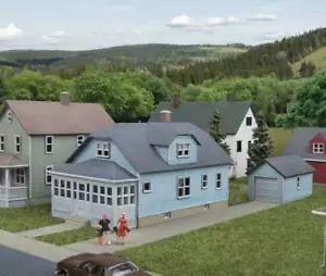 WALTHERS Cornerstone 933-3889 1/160 N Scale AMERICAN BUNGALOW KIT & 1 Car Garage - Picture 1 of 4