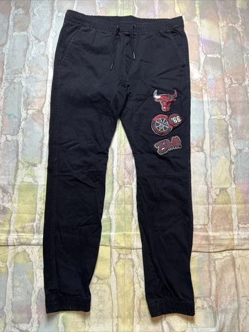 Youth Boy NBA Chicago Bulls Basketball Joggers Pants Size L Embroidered Patches Cover