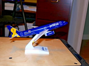 Skymarks JetBlue A320 1/150 Model "Vets in Blue" (SKR996) - Picture 1 of 4