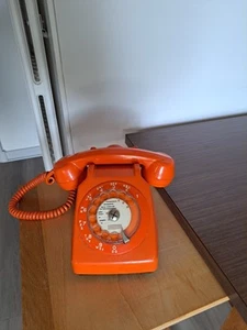 Téléphone Vintage Orange - Photo 1/3