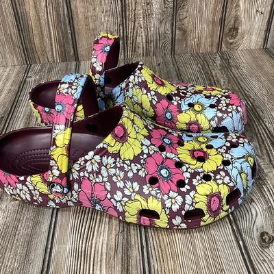 Zueco Crocs Para Hombres 208954-DCMT Clásico Retro Floral Cereza Oscura Comodidad Talla 13 EE. UU. Foto 1 de 4