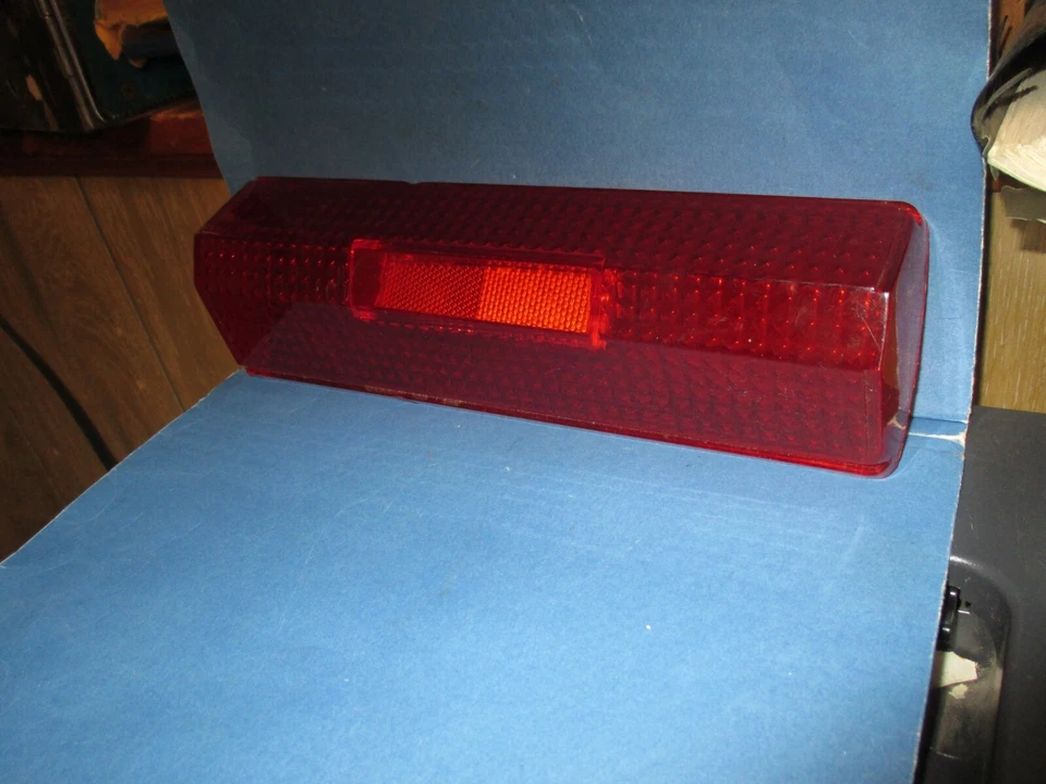 LENTE DE LUZ TRASERA PARA MODELOS CHRYSLER NEWPORT 1968.N.O.S. #2853225 Foto 1 de 1
