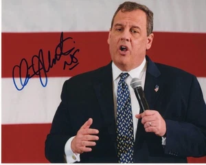 CHRIS CHRISTIE SIGNED AUTOGRAPH 8X10 PHOTO - NJ GOVERNOR, 2020, DONALD TRUMP F - Picture 1 of 2