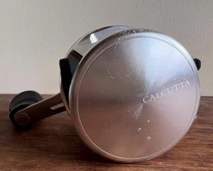 Shimano 13 Calcutta 300 Baitcast Angelrolle JDM rechter Griff X-Drag - Bild 1 von 10