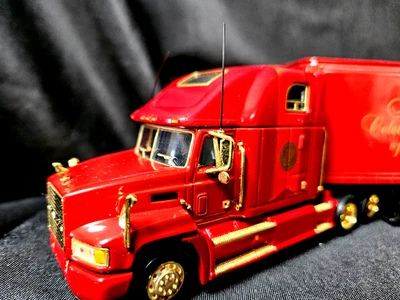 Matchbox Millennium Mack Tractor Trailer 1:58 Scale Inv. #1702 - Image 1 of 4