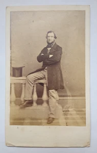 Frühe CDV von P. E. Chappuis Fleet St. London Gentleman gekreuzte Arme - Bild 1 von 3