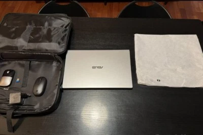 computer portatile Asus - Immagine 1 di 4