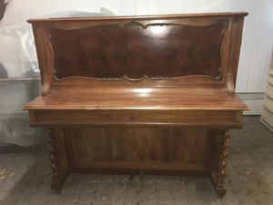 Klavier - Bild 1 von 6