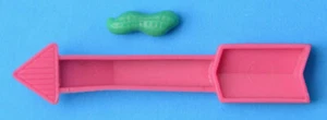 R&L cereal toy - FLIP ‘n’ FEED - Pink Flipper + Green Peanut - 1973 - Picture 1 of 2