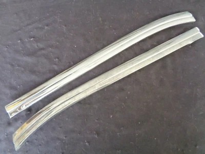 Olds Dynamic Super 88 1961 1962 sedán de 4 puertas puerta delantera molduras superiores Foto 1 de 4