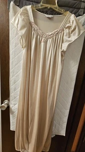 Vintage 80’s Vanity Fair Peachy Pink Short-Sleeve Petite Large Nightgown  - Bild 1 von 4