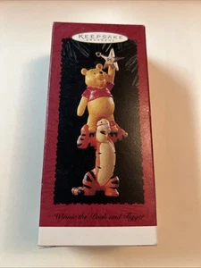 1995 Hallmark Keepsake Ornament Winnie the Pooh and Tigger Christmas - Picture 1 of 5