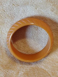 Large Butterscotch Chunky Bracelet Vintage Plastic - Picture 1 of 7