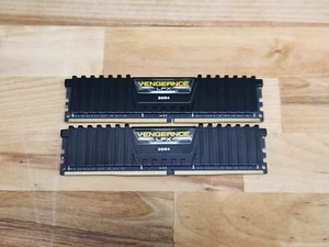 Corsair Vengeance LPX CMK32GX4M2A2666C16 32GB (2x16GB) DDR4-2666MHz Memory - Picture 1 of 9