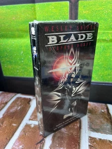 Blade (1998) VHS  New Line Home Video CULT MARVEL ACTION HORROR SCIFI VAMPIRES - Picture 1 of 7
