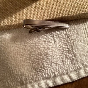 Vintage Shields Men’s Signed Silver Tone Brushed Tie Clip - Picture 1 of 7