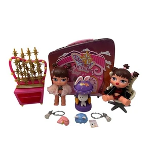 Vtg Bratz Babyz Funky Fashion Playset Twins Dolls Accessories Metal Box 2005 a - Picture 1 of 24