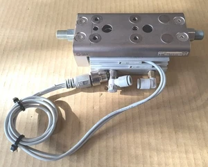 SMC MXQ16-20Z Pneumatic Cylinder - Foto 1 di 6
