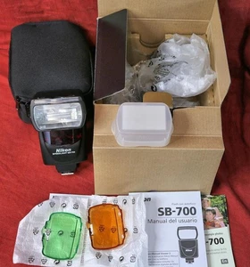 Nikon SB-700 Speedlight Flash w/Box, Accessories Very Nice - Picture 1 of 6