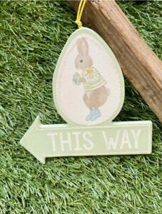 Gisela Graham Easter spring egg hunt sign this way arrow bunny rabbit Green