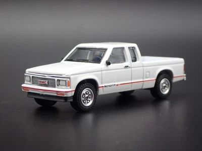 GMC SONOMA ST 1982-1993 CAMIONETA PICKUP OBS ESCALA 1:64 DIORAMA COCHE MODELO FUNDIDO A PRESIÓN Foto 1 de 4