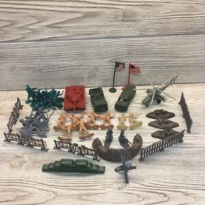 Plastic Army Men Vehicles Fences Sandbags Flags Helicopter Jeep Lot