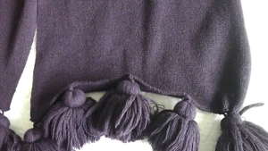 LILA weicher Strick doppellagiger Schal mit groben Quasten Enden NEU - Bild 1 von 4