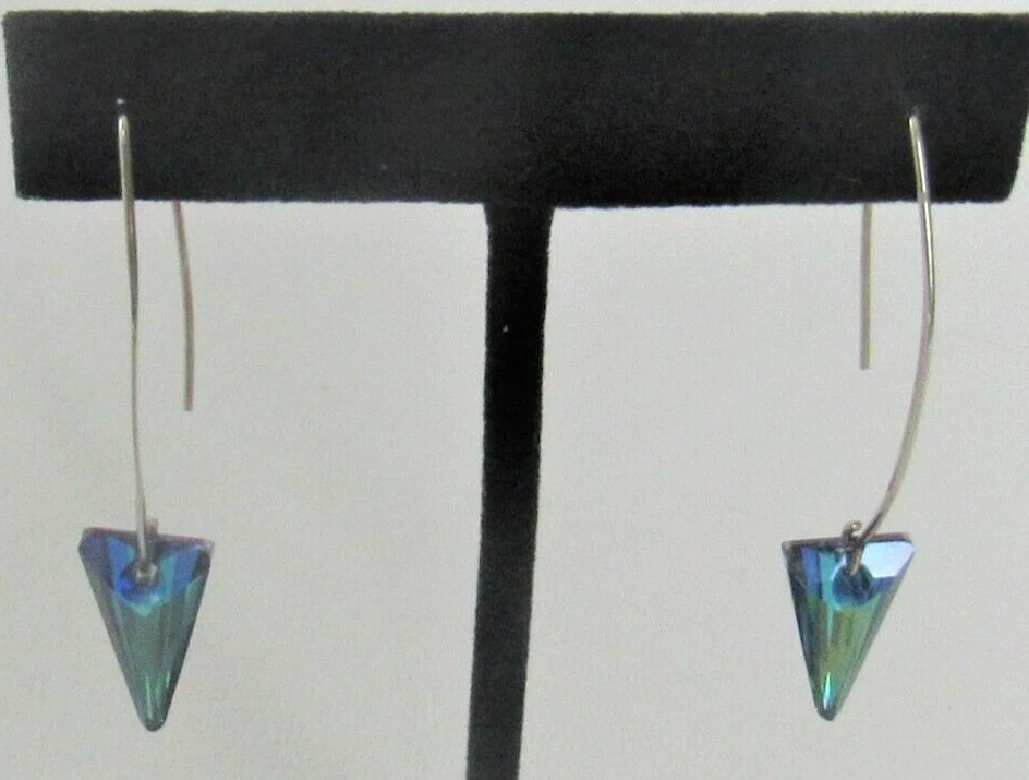 925 SILVER EARRINGS BERMUDA BLUE SWAROVSKI CRYSTAL MODERNIST CLASSIC ELEGANT 404 - Image 1 of 4