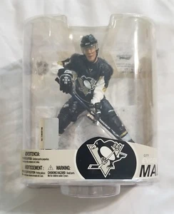 MCFARLANE NHL SERIE 17 EVGENI MALKIN PITTSBURGH FIGURA PINGUINI Variante Nero - Foto 1 di 3