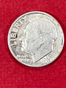1961 D United States 10 Cent Silver Coin Circulated - Picture 1 of 2