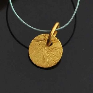 18k Solid Yellow Gold 7mm Brushed Finish Disc Charm Pendant Finding - Picture 1 of 3