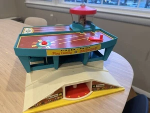 Fisher Price Play Family Airport 996 Vintage 1972 Little People Playset Only - Picture 1 of 7