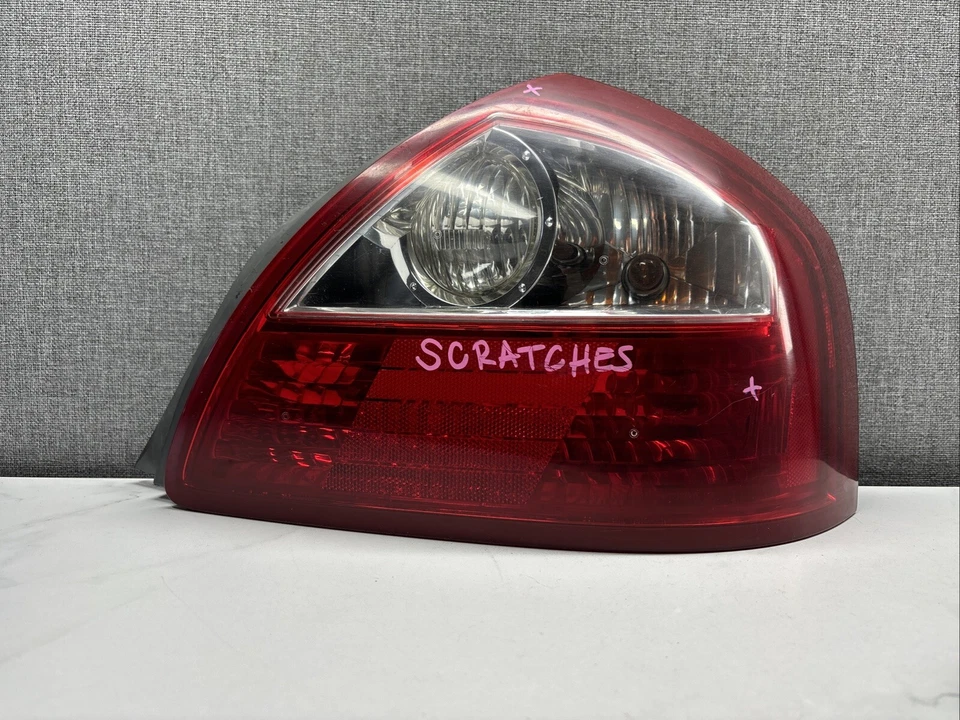 Luz trasera derecha Infiniti Q45 2002-2004 OEM Foto 1 de 4