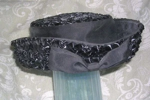 Vintage 40er -50er Jahre schwarz gewebt Rafia Mütze mit Schleife - Bild 1 von 1