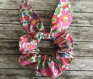 Liberty London Betsy Fabric Handmade BOW HAIR SCRUNCHIE GIFT Bunny Ears Pink - Picture 1 of 2