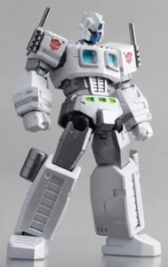 Revoltech Yamaguchi Ultra Magnus - Picture 1 of 4