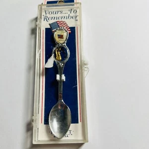 United States of America Fort Yours... To Remember Collector Spoon - Picture 1 of 4