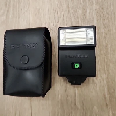 Used Pentax AF200T Xenon Shoe Mount Flash for Pentax SLR With Case - Image 1 of 4