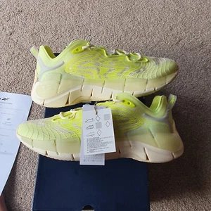 SCARPE DA GINNASTICA DA UOMO REEBOK ZIG KINETICA II GIALLO ACIDO TAGLIA 9,5 NUOVE CON SCATOLA GRATIS UK P&P - Foto 1 di 4