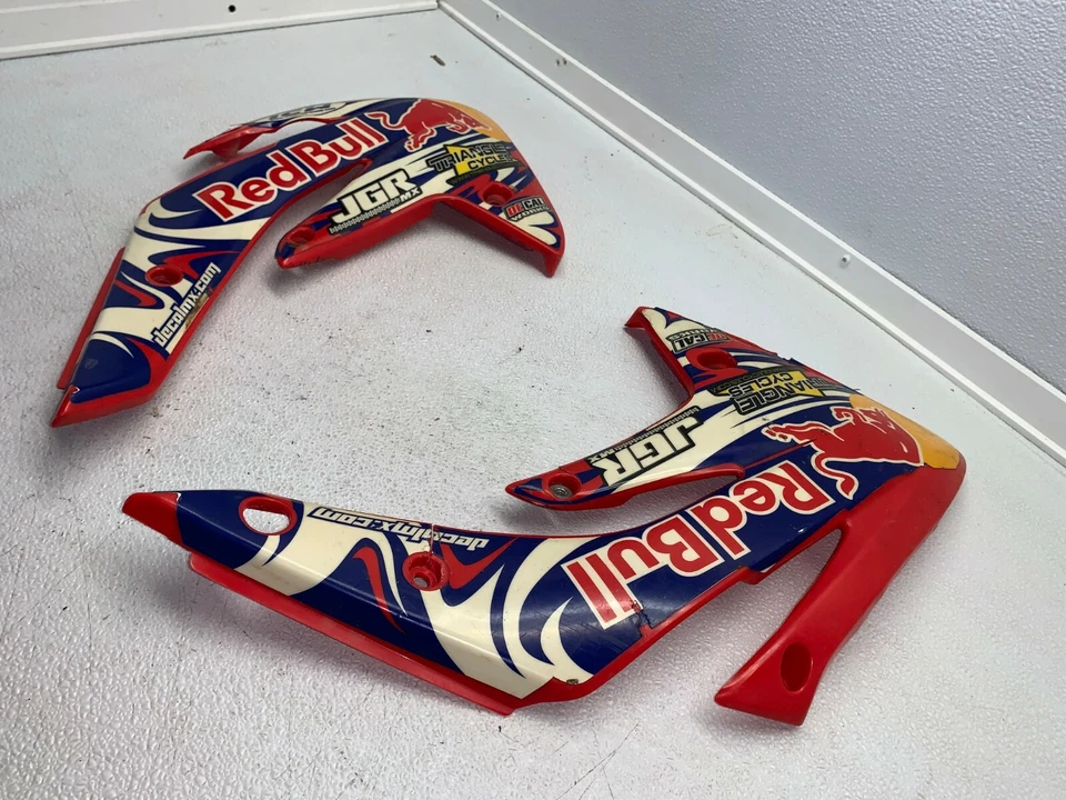 Cubierta de radiador Honda CR85R 2005. Foto 1 de 4