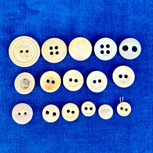 Bone buttons Lot 16 count, 7/8-3/8in - Picture 1 of 5