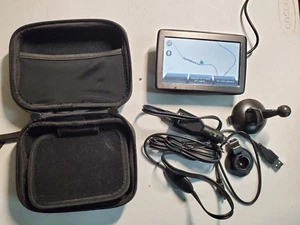 TomTom 4EV52 Z1230 GPS 5” Screen Also Includes Case And Cords Bundle Tested - Picture 1 of 3
