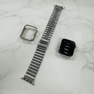 Apple Watch Series 5 Hermès 40mm Smartwatch Pre Owned Body and Band 1.6 Inch - Zdjęcie 1 z 9