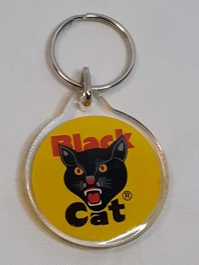 Vintage Advertising Black Cat Fireworks Plastic Round Key Chain - Picture 1 of 3