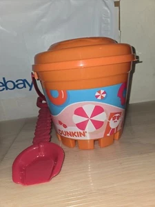 Cubo Dunkin Donuts 2025. "sandcastle" con mini pala pequeña más tapa Nuevo - Imagen 1 de 7
