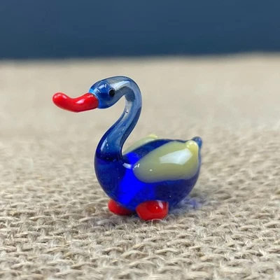 VINTAGE MURANO ITALY BLOWN ART GLASS MINIATURE BLUE SWAN FIGURINE ORNAMENT - Image 1 of 4