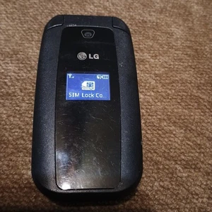 lg 440g tracfone *READ* - Picture 1 of 3