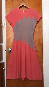 Vintage 1940s WWII Pink Gray Flames Color Block Dress Size M As Is Rayon Kimono