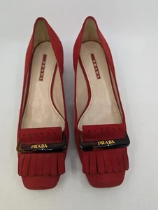 Prada Pumps Gr. 6,5 (EUR 36,5) rot Wildleder Kiltie Detail - Bild 1 von 8