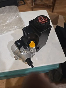 94 1994 Chevy S10 S15 Pickup Sonoma 2.2L OEM Power Steering Pump w Reservoir (C) - Picture 1 of 5